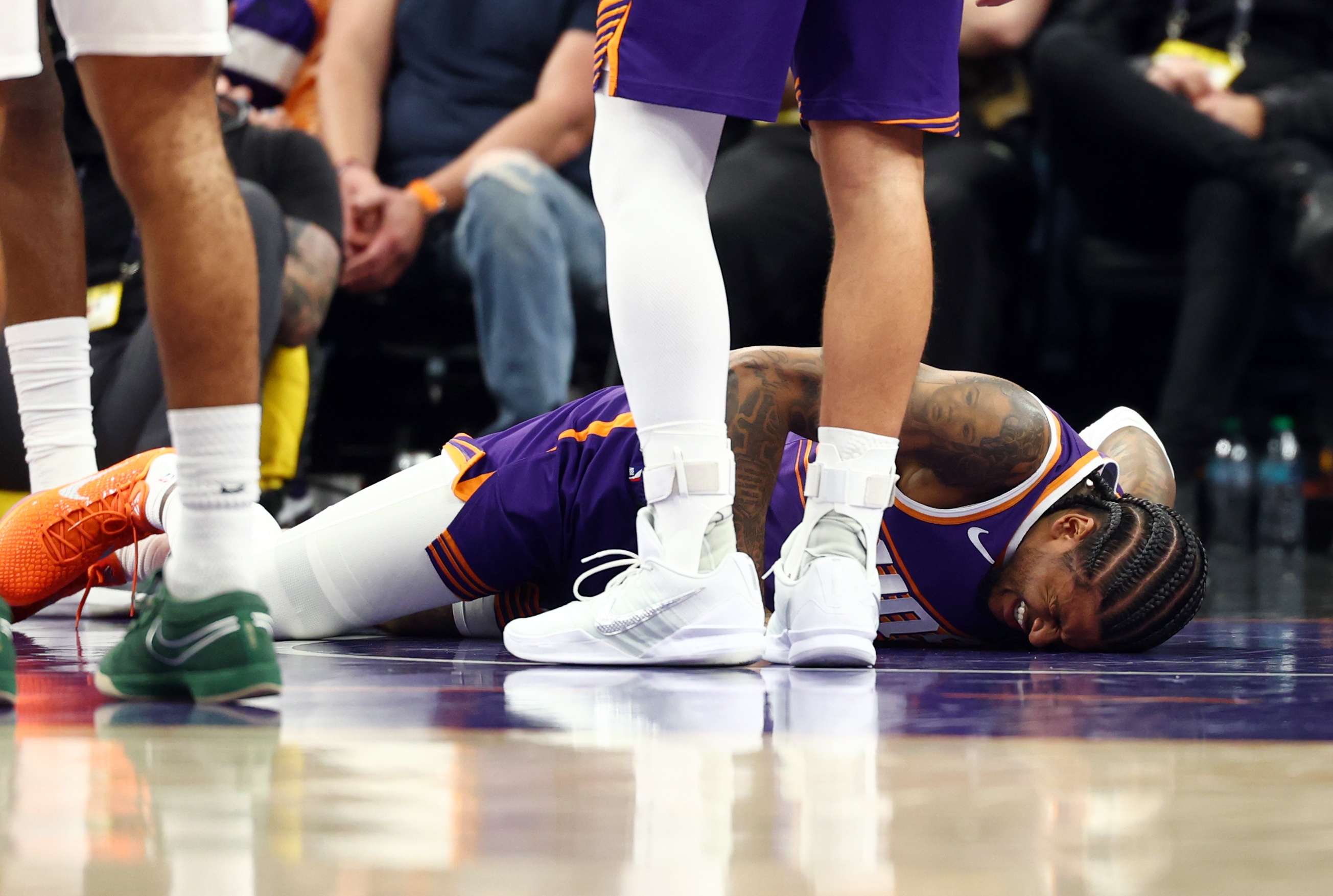 明天太阳战快船 杰伦·格林因左髋部挫伤&右腿筋伤病管理出战成疑